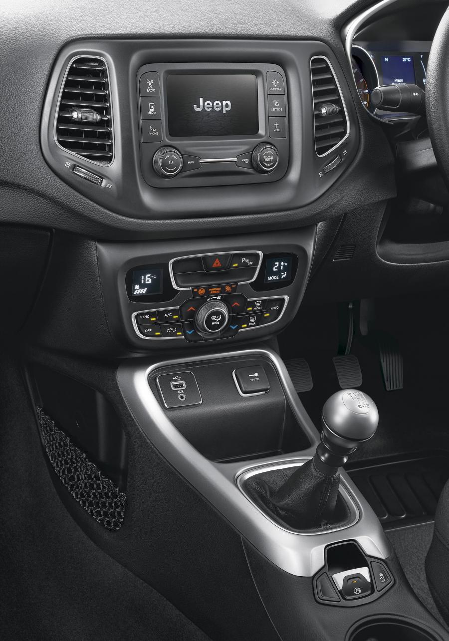 Детали интерьера Jeep Compass Sport Plus (MP) 2019 года  (IN) (фото 6 из 6)